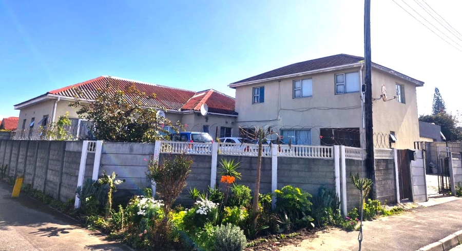 8 Bedroom Property for Sale in Goodwood Central Western Cape